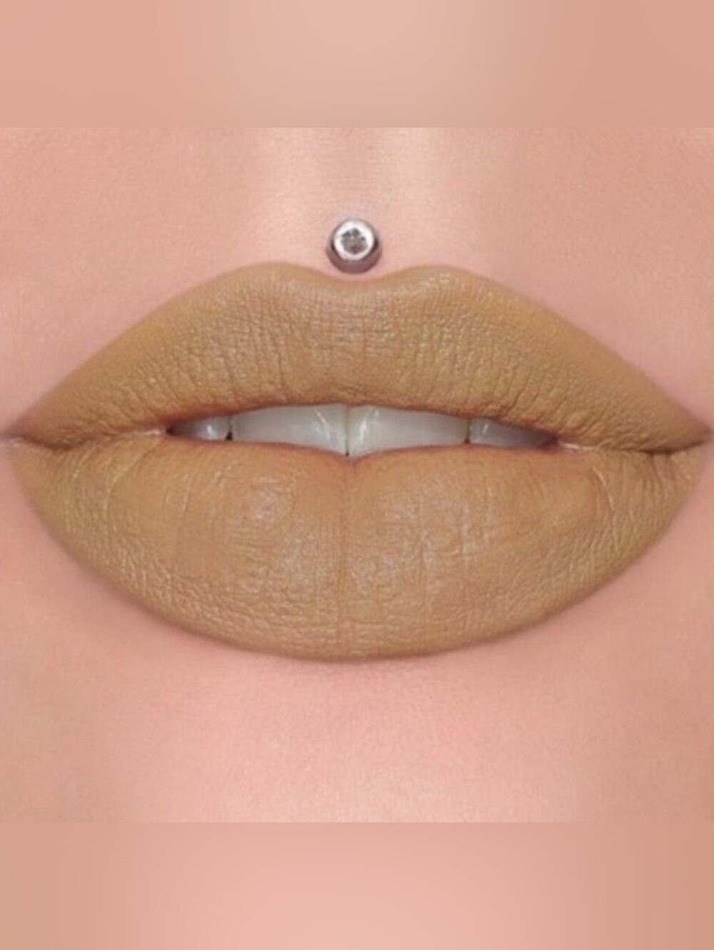 NIB Jeffree Star Cosmetics Velvet Trap Lipstick in the shade Unphazed